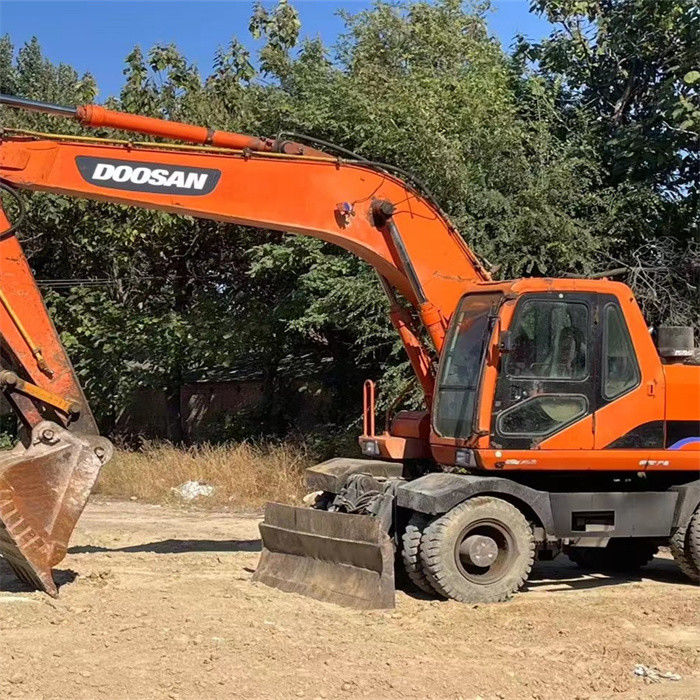 Низкая цена 22 тонны использованный корейский колесный экскаватор Doosan DX 210W-7 с более коротким рабочим временем