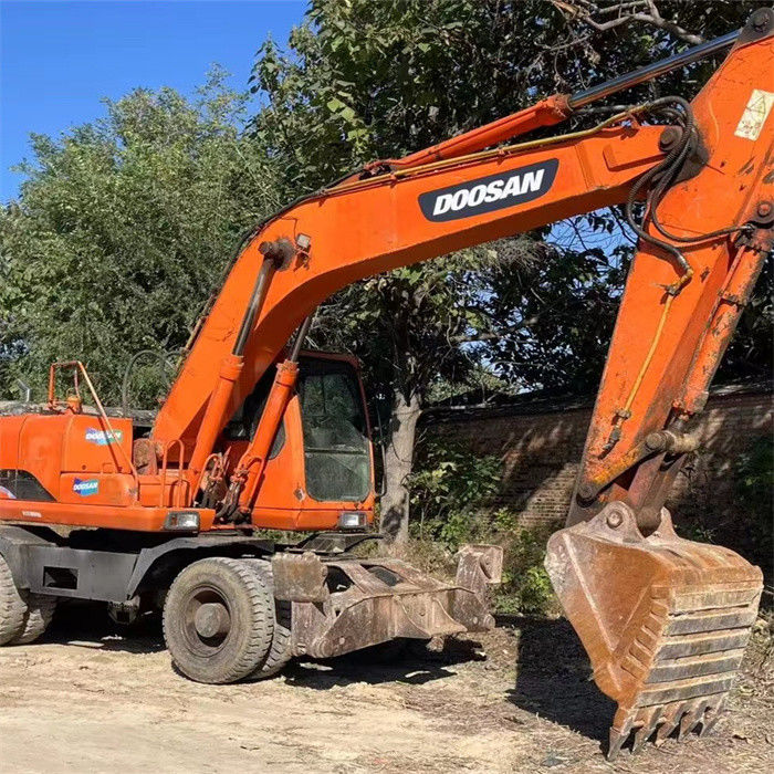 Низкая цена 22 тонны использованный корейский колесный экскаватор Doosan DX 210W-7 с более коротким рабочим временем