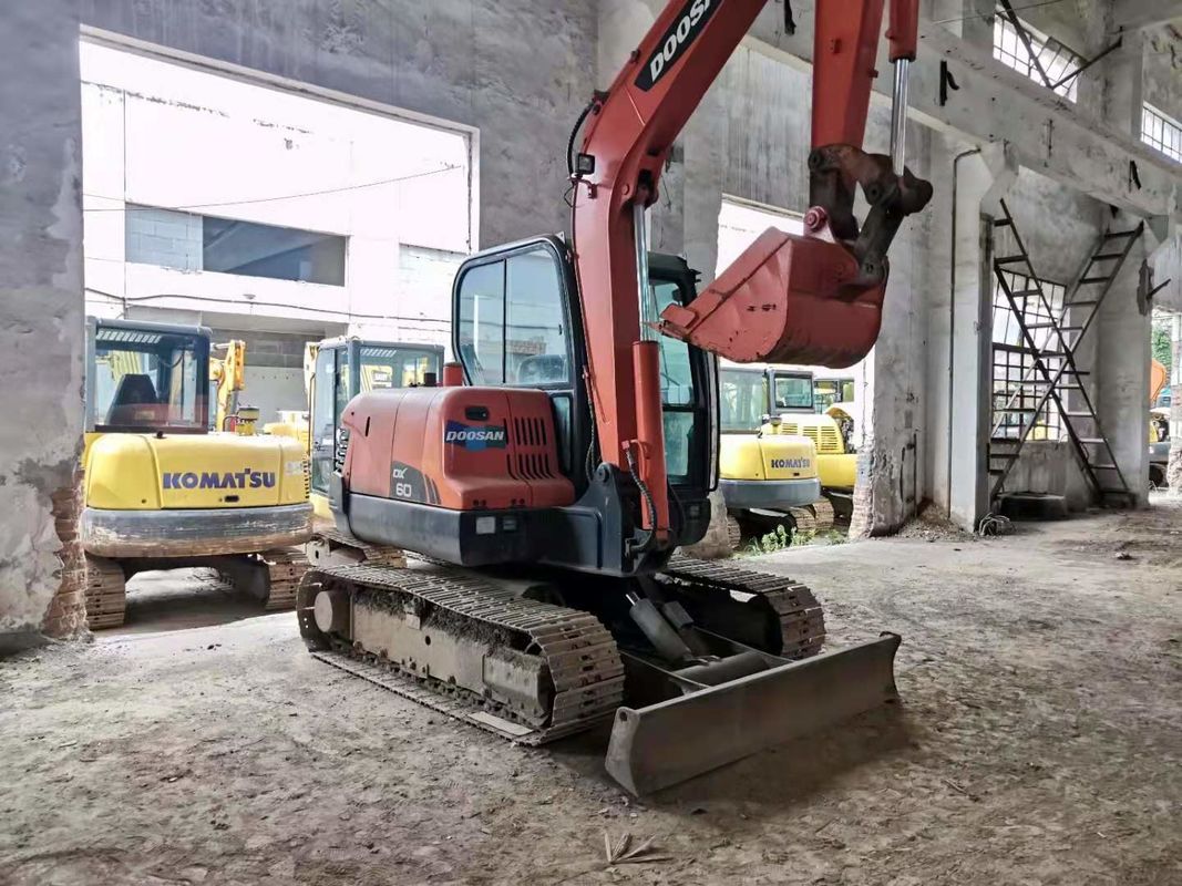 6 тонн готовый к работе и опытный использованный Корея импортировала DOOSAN DX60 в хорошем состоянии