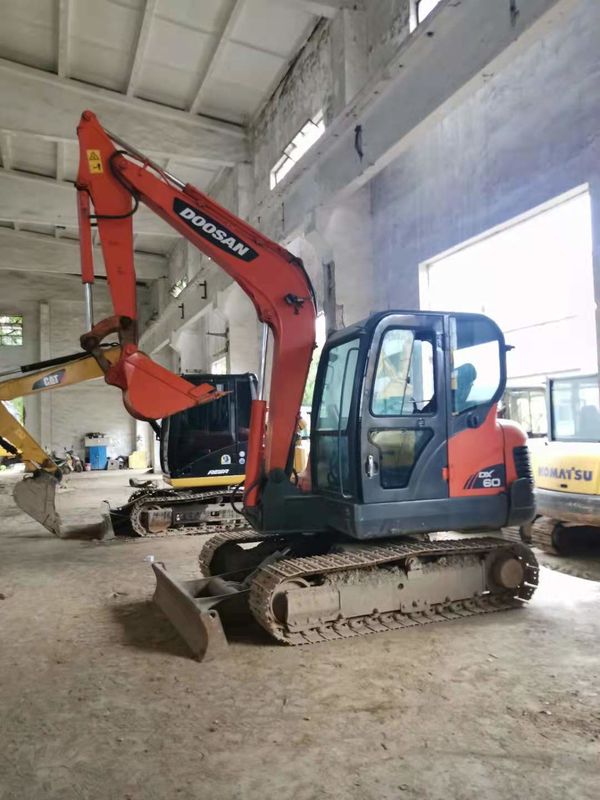 6 тонн готовый к работе и опытный использованный Корея импортировала DOOSAN DX60 в хорошем состоянии