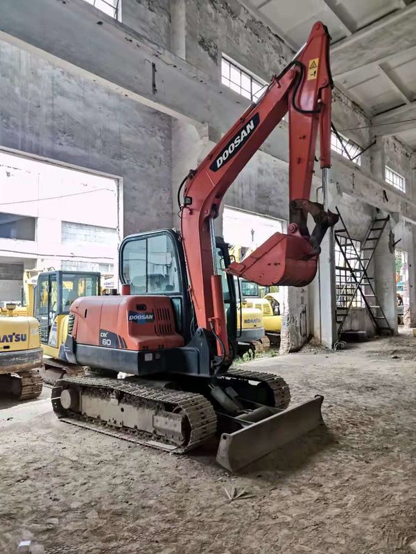 6 тонн готовый к работе и опытный использованный Корея импортировала DOOSAN DX60 в хорошем состоянии