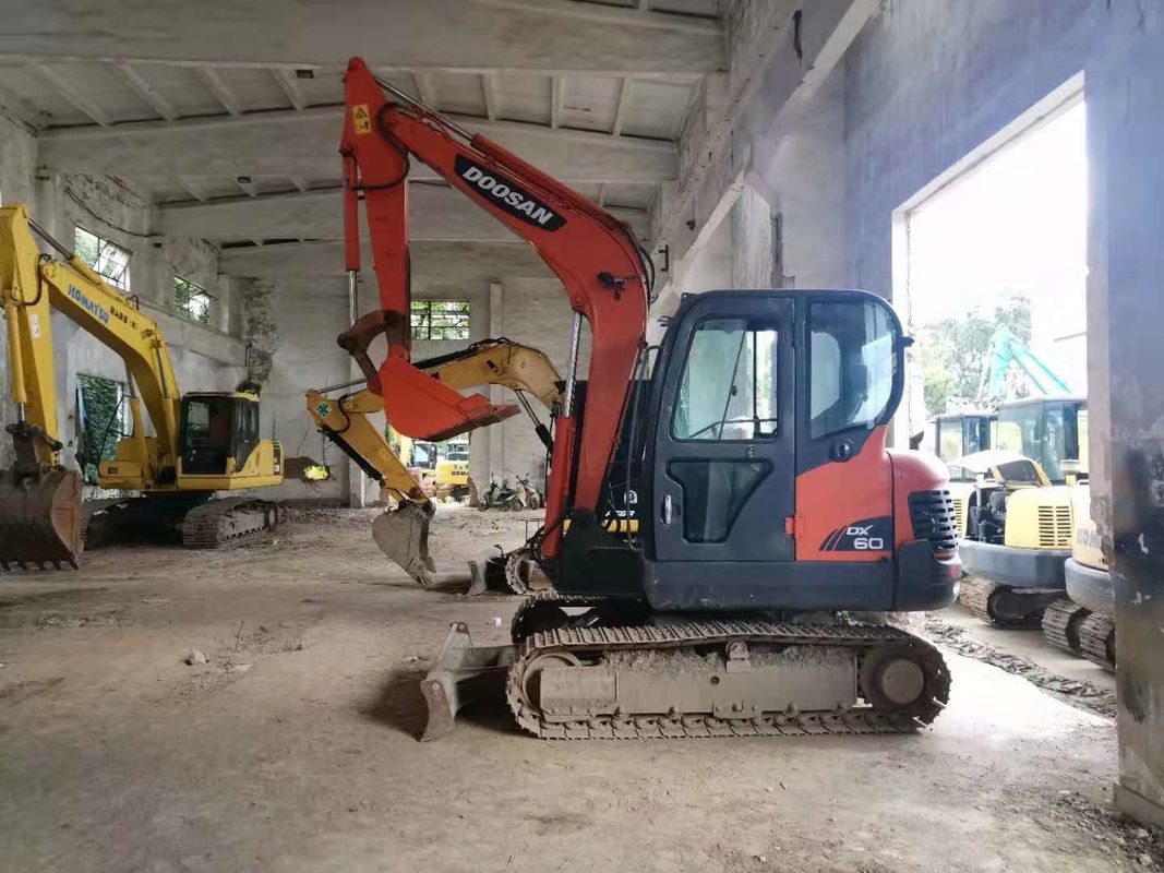 6 тонн готовый к работе и опытный использованный Корея импортировала DOOSAN DX60 в хорошем состоянии