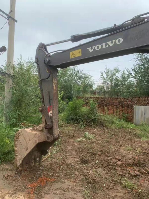 Швеция импортировала высококачественный Volvo EC80D ползучий экскаватор используется почти новый 100% готовый