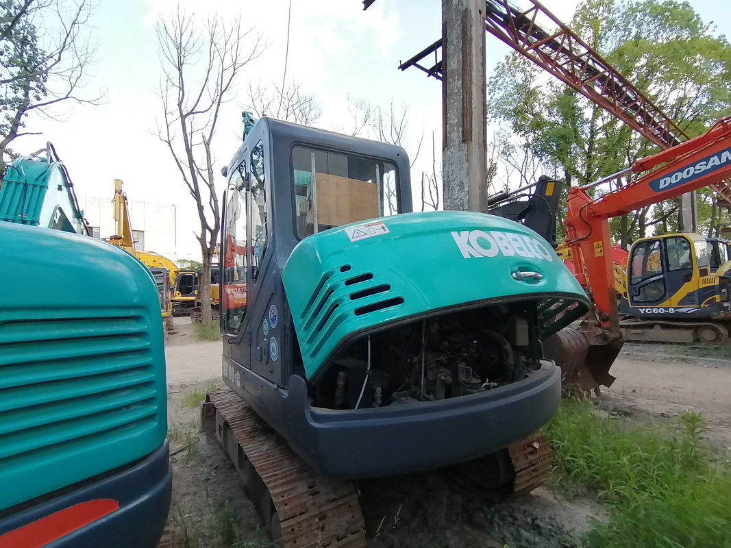 30.5kN KOBELCO SK60-C экскаваторная машина масса 5,95 т Моторная мощность 42,4 кВт