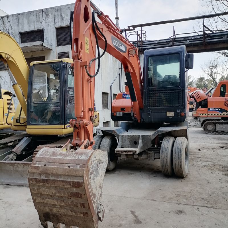 5 тонн Корея импортировала 90% нового Doosan DX 60W Подержанный колесный экскаватор с высоким качеством и лучшими характеристиками для продажи