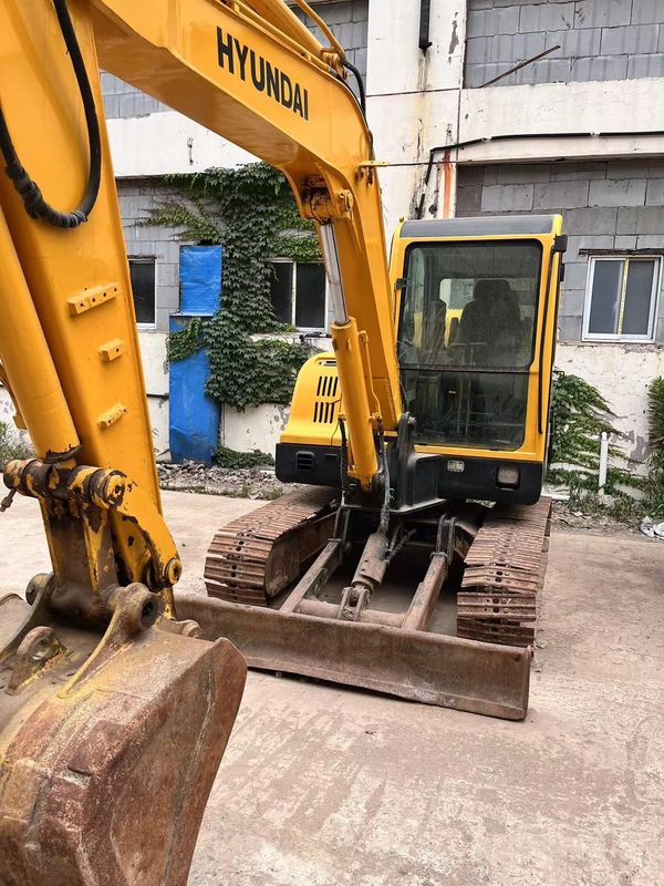 Подержанный Hyundai R60 Купальная вместимость Макс. 0,18 М3 5,6 м Длина транспортировки