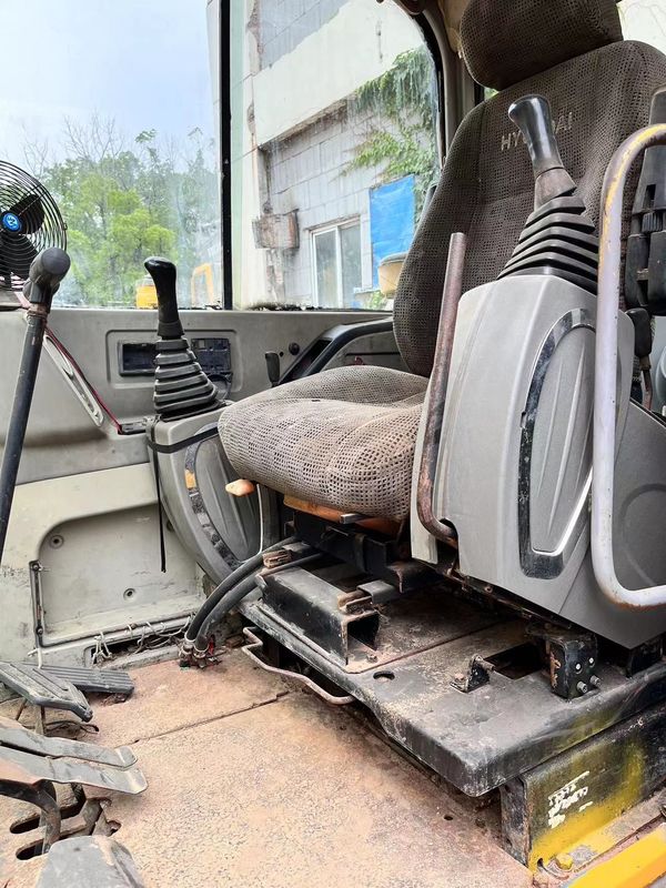 Подержанный Hyundai R60 Купальная вместимость Макс. 0,18 М3 5,6 м Длина транспортировки