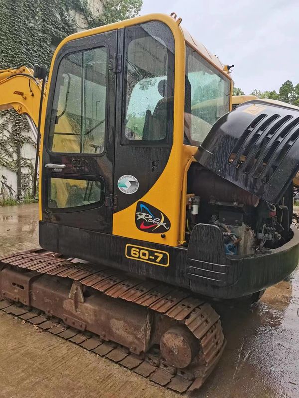 Подержанный Hyundai R60 Купальная вместимость Макс. 0,18 М3 5,6 м Длина транспортировки