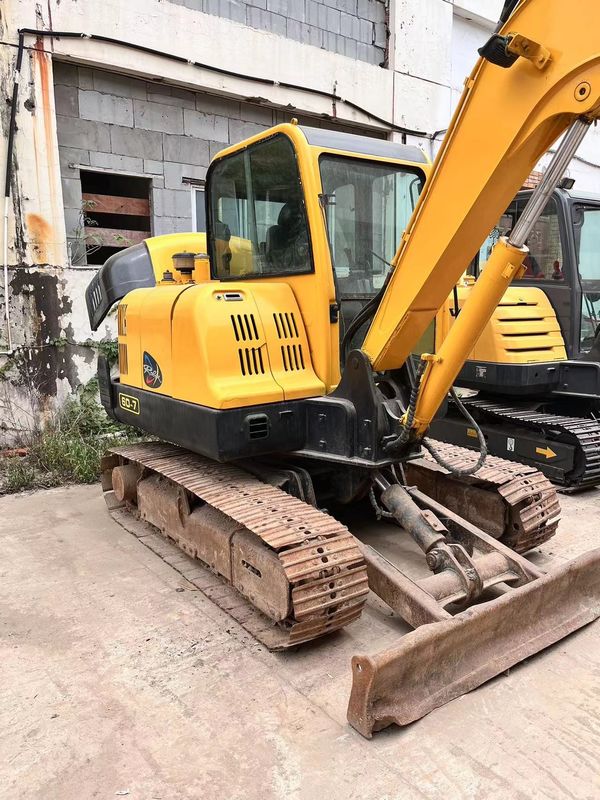 Подержанный Hyundai R60 Купальная вместимость Макс. 0,18 М3 5,6 м Длина транспортировки