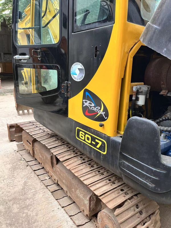 Подержанный Hyundai R60 Купальная вместимость Макс. 0,18 М3 5,6 м Длина транспортировки