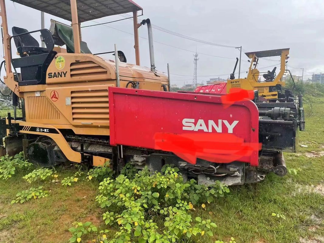 Двухосный полуприцеп SANY DTU95C, обычно используемый для перевозки тяжелых или чрезмерных грузов
