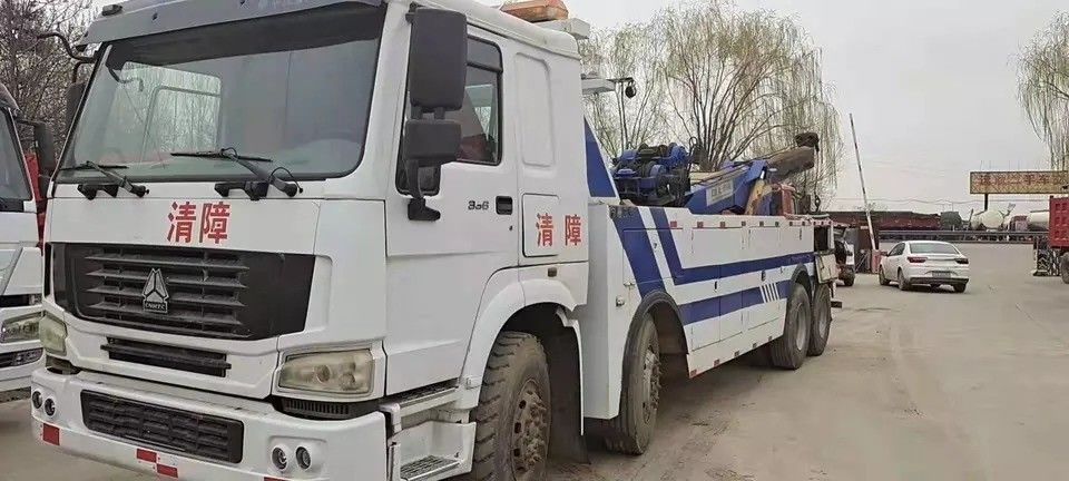 4x2/6x2/6x4/8x4/8x6/4x4/6x6 Двигательный тип Двигатель с высокой мощностью