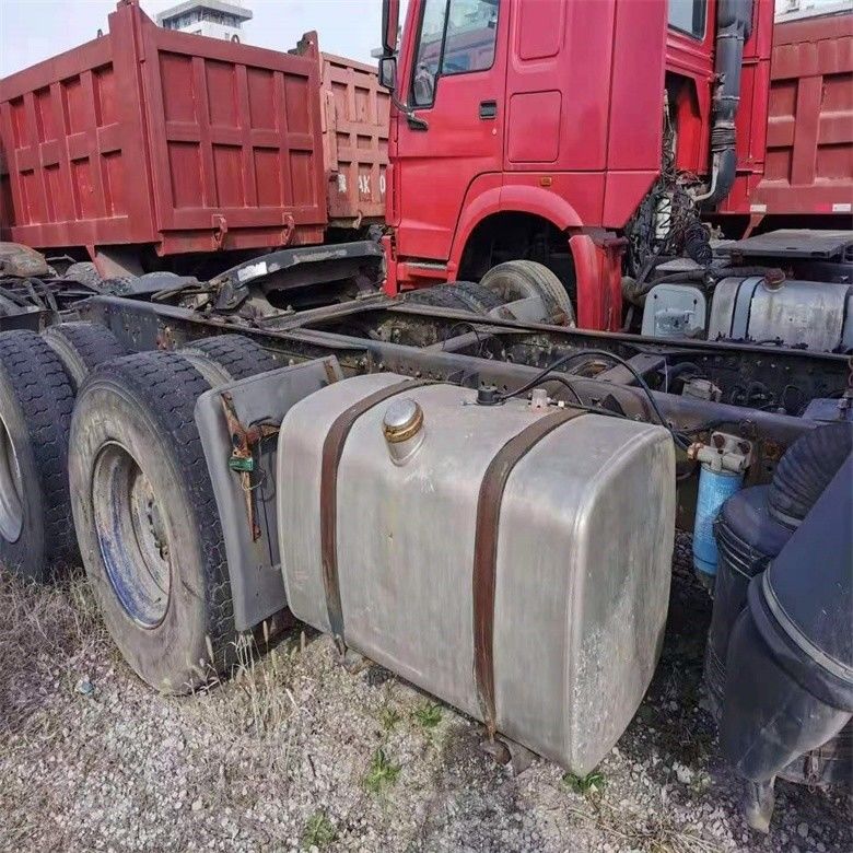 FAW Подержанный тракторный грузовик 6х4 головка грузовика с ручной коробкой передач и в хорошем состоянии