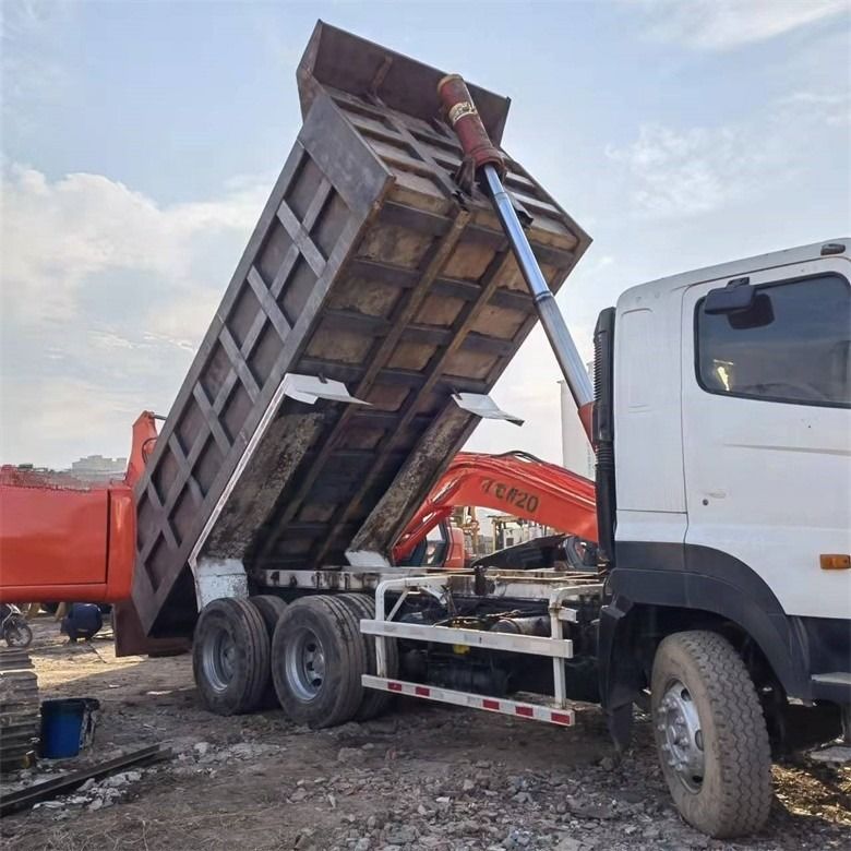 Мультимедийная система используется HINO 6*4 Heavy Duty 700 Dump Truck для тяжелого строительства