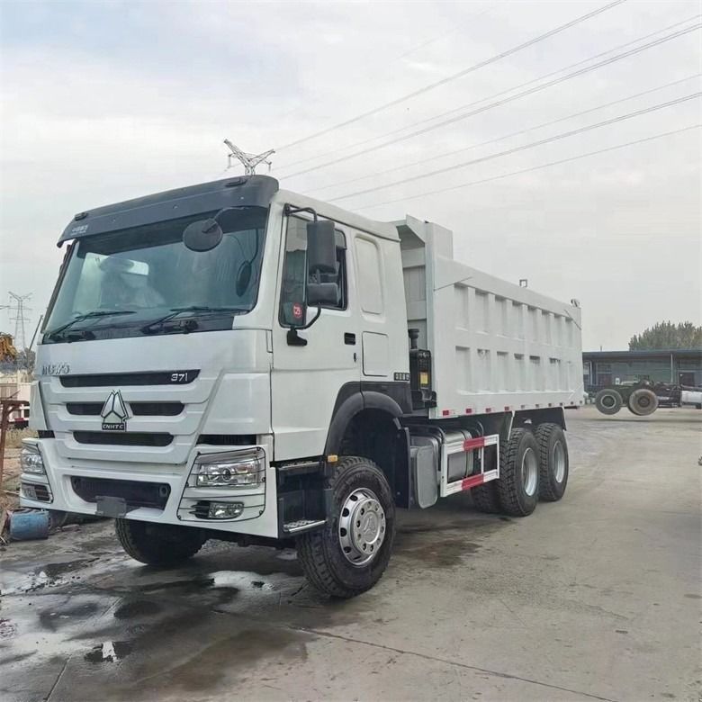 Мультимедийная система оборудована 6x4 Howo Dump Truck sinotruck 371 LHD с левым рулевым управлением