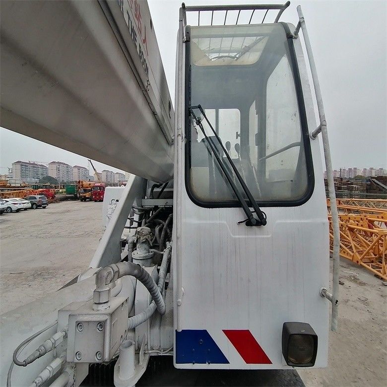 Использованный грузовик Zoomlion QY25V 20 тонн с колесами с 3000-4000 рабочими часами