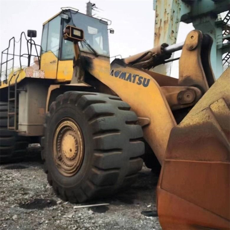 Розничная торговля WA600-6 Подержанный грузовик на колесах Komatsu WA600-3 Второй ручной грузовик в хорошем состоянии