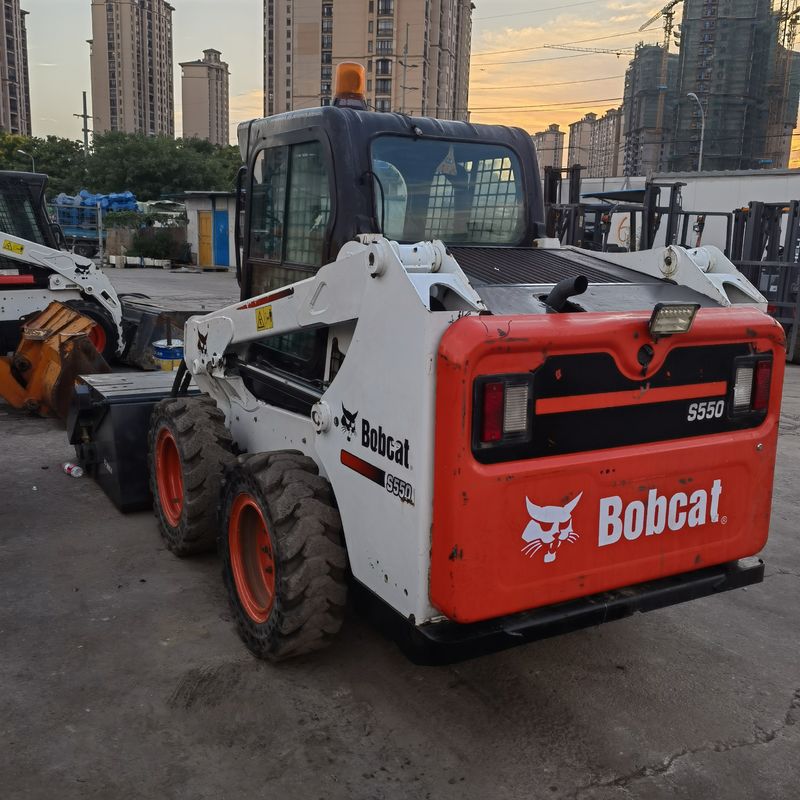Движущийся тип колеса Скид-стейдер погрузчик BOCAT S550 Подержанный погрузчик для строительных работ Работа