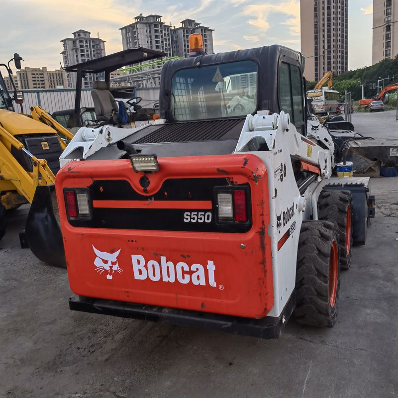 Движущийся тип колеса Скид-стейдер погрузчик BOCAT S550 Подержанный погрузчик для строительных работ Работа