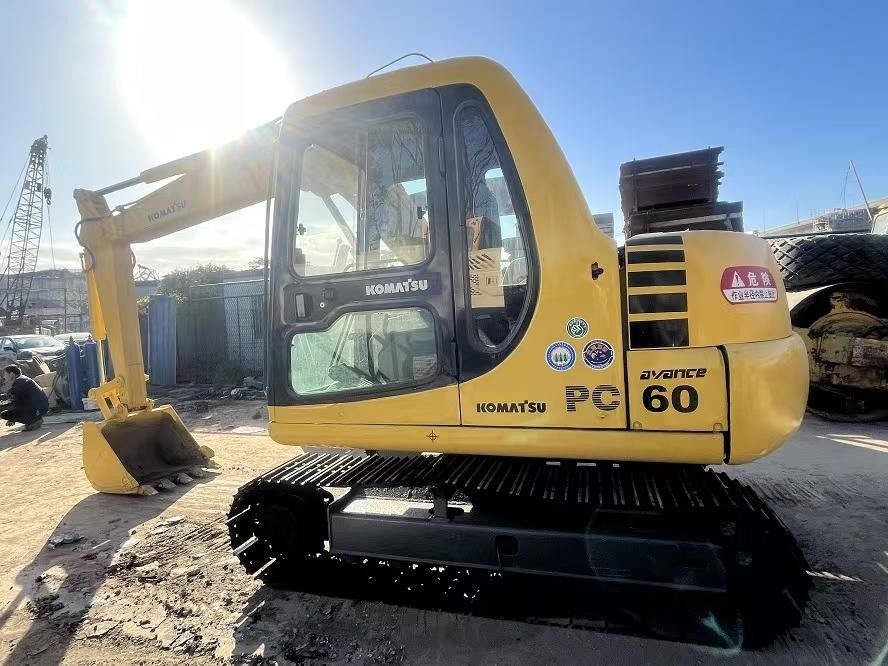 Подержанный экскаватор KOMATSU PC60-7 С другой руки