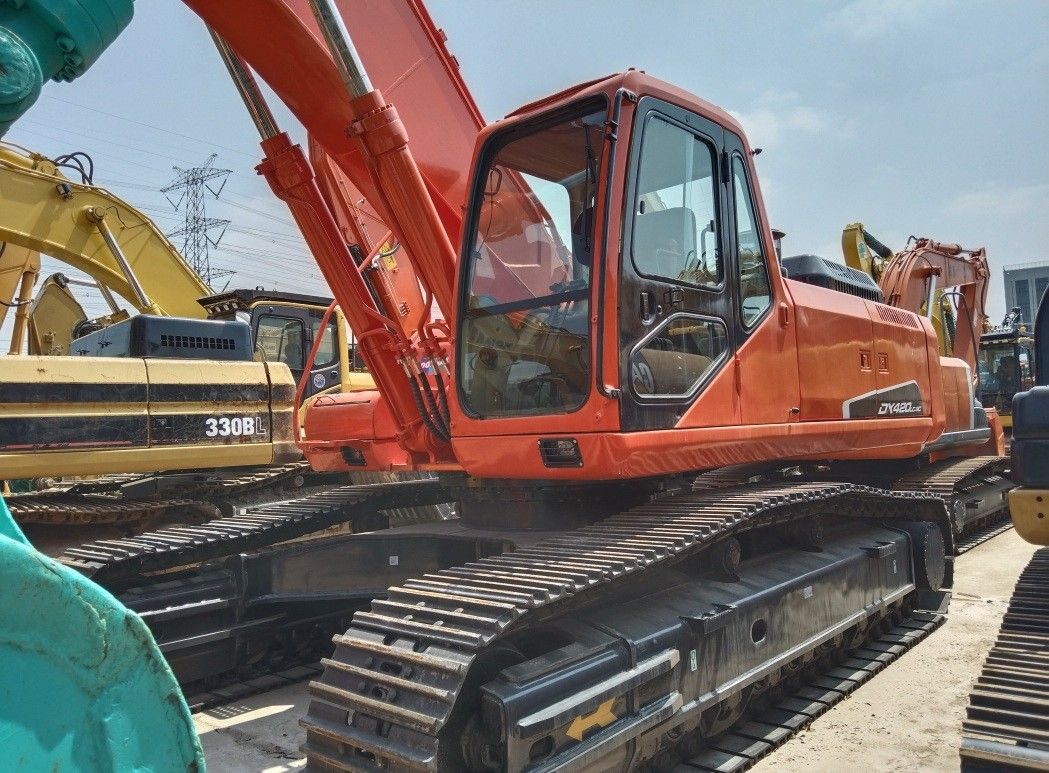 Подержанный экскаватор Doosan DX420LC-9C для продажи